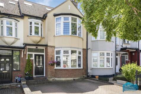 Finchley Park, North Finchley, N12 5 bed terraced house for sale