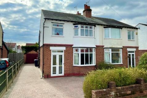 3 bedroom semi-detached house for sale