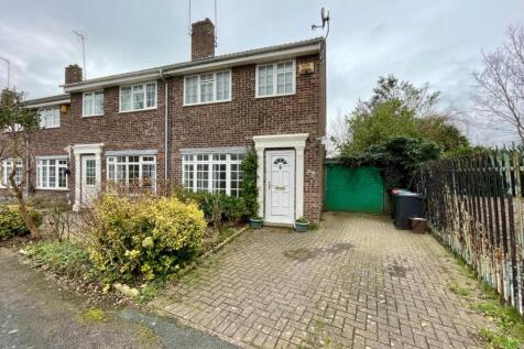 3 bedroom end of terrace house for sale