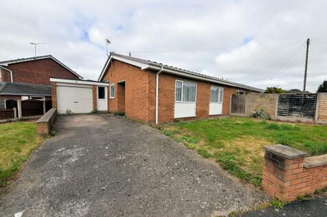 2 bedroom semi-detached bungalow for sale