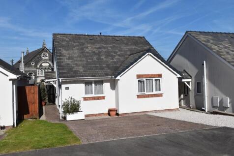 2 bedroom detached bungalow for sale