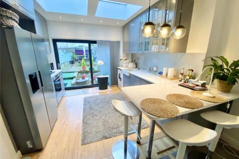 Lyndon Avenue, Sidcup, Kent, DA15 3 bed terraced house for sale