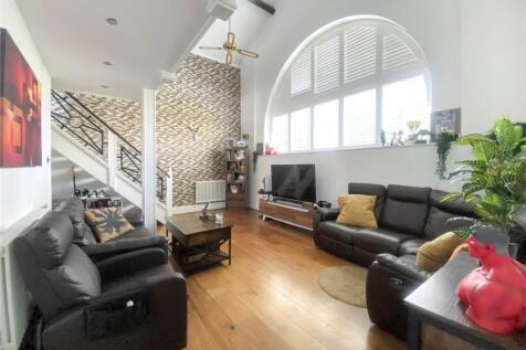 Rowanwood Avenue, Sidcup, Kent, DA15 3 bed maisonette for sale