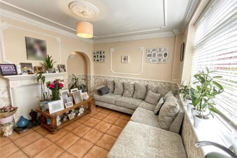 Radfield Way, Sidcup, Kent, DA15 2 bed end of terrace house for sale
