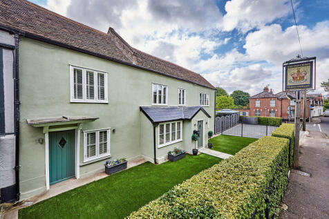4 bedroom semi-detached house for sale