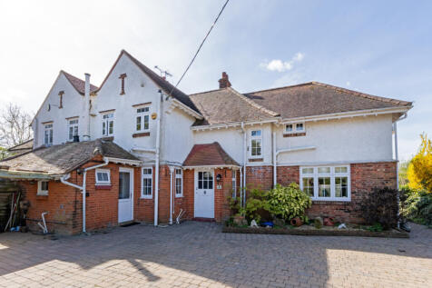 4 bedroom semi-detached house for sale