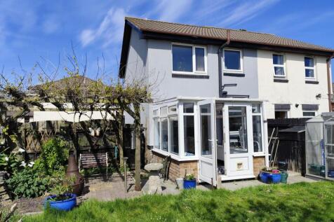 Meadowside, Newquay TR7 2 bed end of terrace house for sale