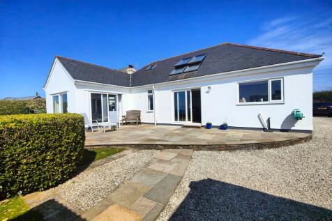 3 bedroom semi-detached bungalow for sale