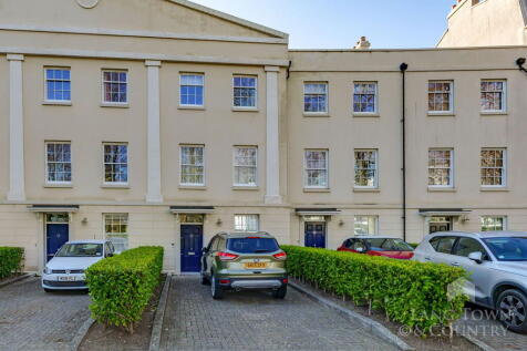 4 bedroom town house for sale
