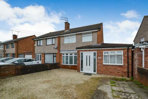 4 bedroom semi-detached house for sale