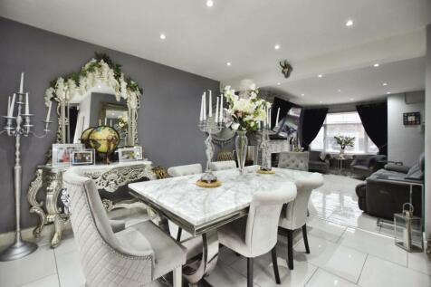 Wharnecliffe Gardens, Bristol 4 bed semi
