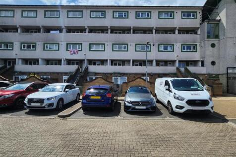 Copperfield, Chigwell 2 bed flat for sale