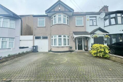 5 bedroom semi-detached house for sale