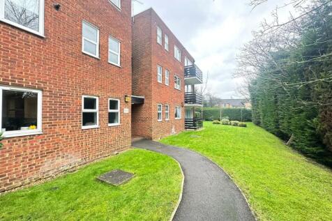 Parkmore Close, Woodford Green 2 bed flat for sale