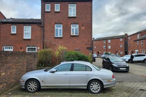 Northwood Place, Erith 2 bed maisonette for sale