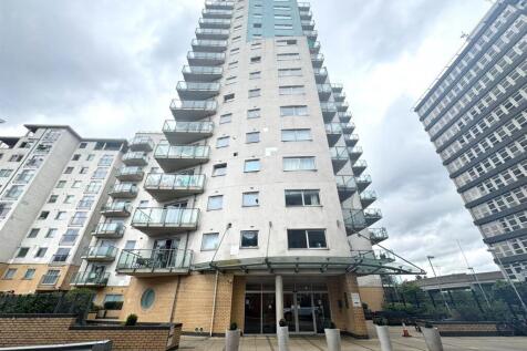 Axon Place, Ilford 2 bed flat for sale