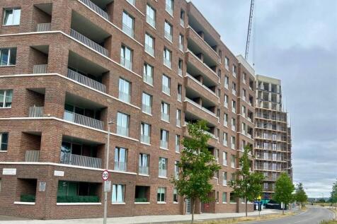 Hamilton Mansions, Barking 1 bed flat for sale