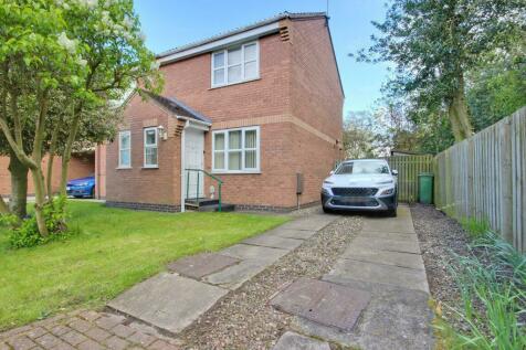 2 bedroom semi-detached house for sale