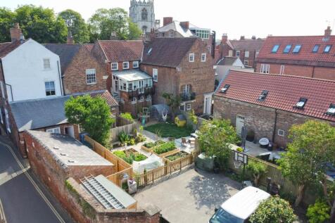North Bar Within, Beverley 6 bed townhouse for sale