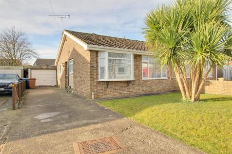 2 bedroom semi-detached bungalow for sale