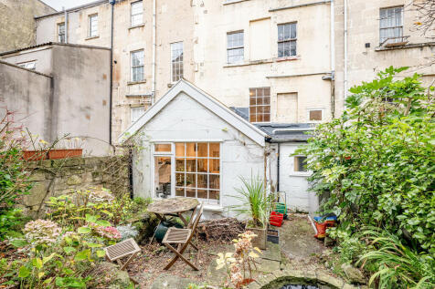 2 bedroom maisonette for sale