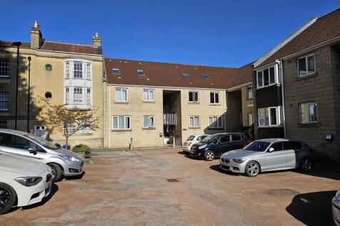 Studio flat for sale