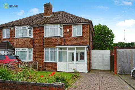 3 bedroom semi-detached house for sale