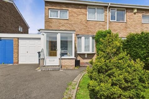 3 bedroom semi-detached house for sale