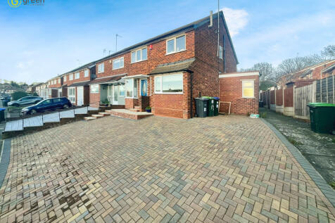 3 bedroom semi-detached house for sale