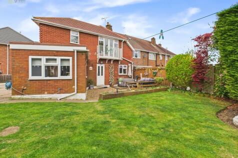 Calver Grove, Birmingham B44 5 bed end of terrace house for sale
