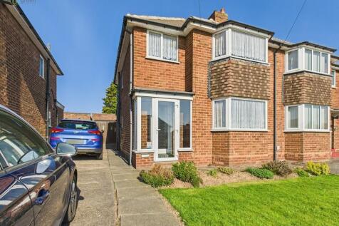 Frampton Way, Birmingham B43 3 bed semi