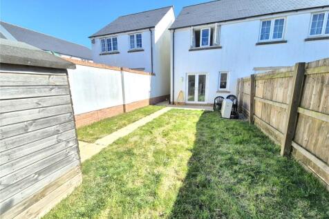 2 bedroom semi-detached house for sale