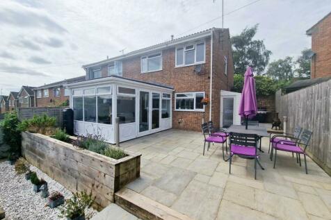 3 bedroom semi-detached house for sale