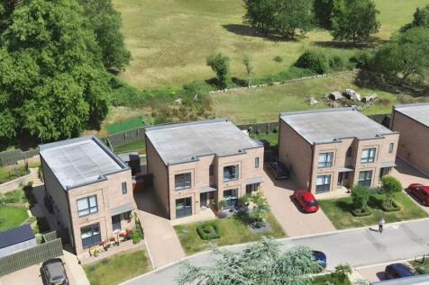 Beatrice Webb Lane, Standish, Stonehouse 3 bed house for sale