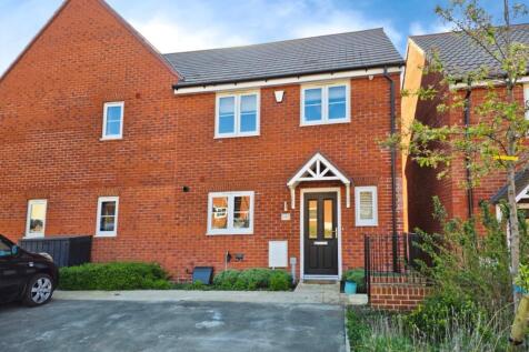3 bedroom semi-detached house for sale