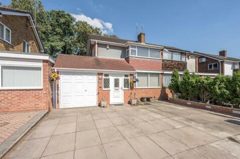 3 bedroom semi-detached house for sale