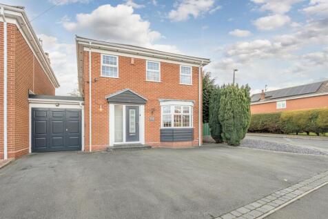 4 bedroom link detached house for sale