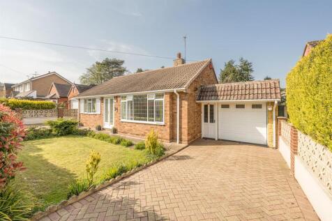 Ridge Road, Kingswinford, DY6 9RD 2 bed detached bungalow for sale