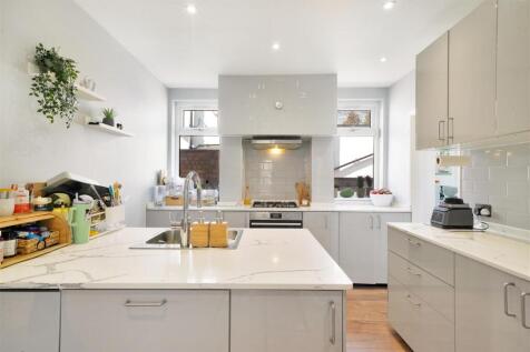 Eton Avenue, WEMBLEY 3 bed detached bungalow for sale
