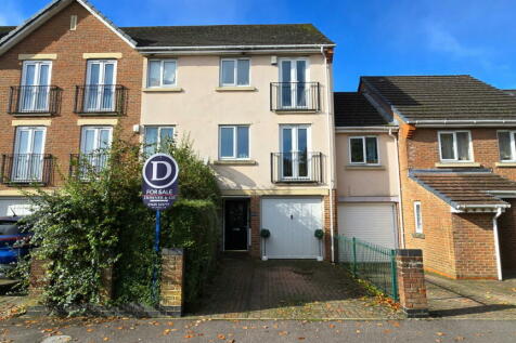 3 bedroom terraced house for sale