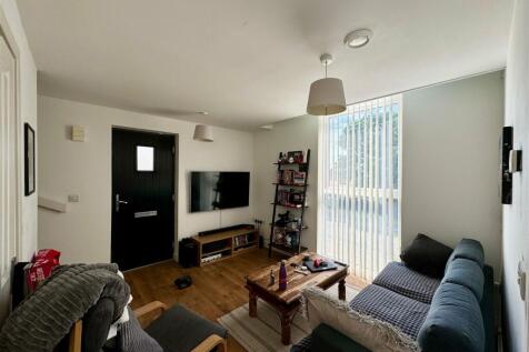 1 bedroom maisonette for sale