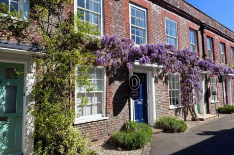Cromwell Place, Newbury RG14 1 bed terraced house for sale