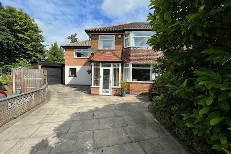 4 bedroom semi-detached house for sale