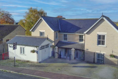 5 bedroom detached house for sale