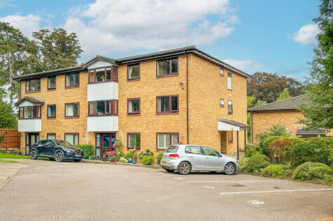 Bryntirion Court, Cheveley Road... 2 bed flat for sale