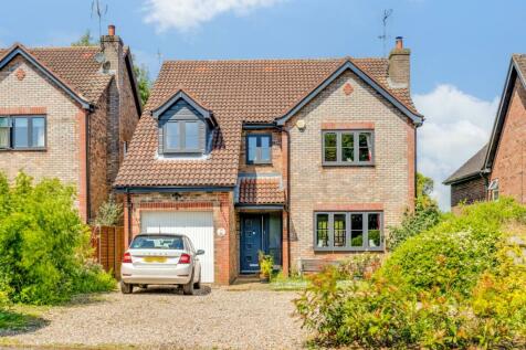 6 bedroom detached house for sale