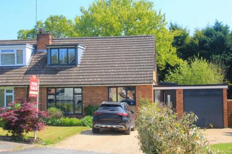 Hillside Way, Oaklands, Welwyn... 3 bed bungalow for sale