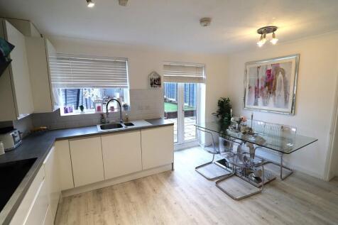 Grasmere, Stevenage, Hertfordshire, SG1 3 bed link detached house for sale
