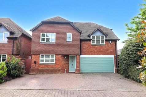 5 bedroom detached house for sale