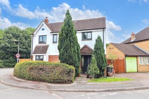 Chalkdown, Stevenage, Hertfordshire, SG2 4 bed detached house for sale